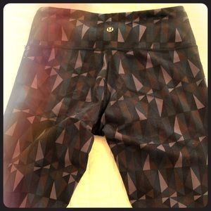 Geometric print lululemon leggings